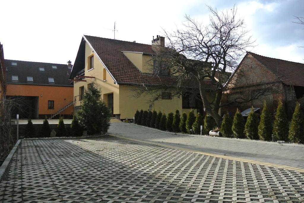 Penzion U Reky Vojkovice  Екстериор снимка